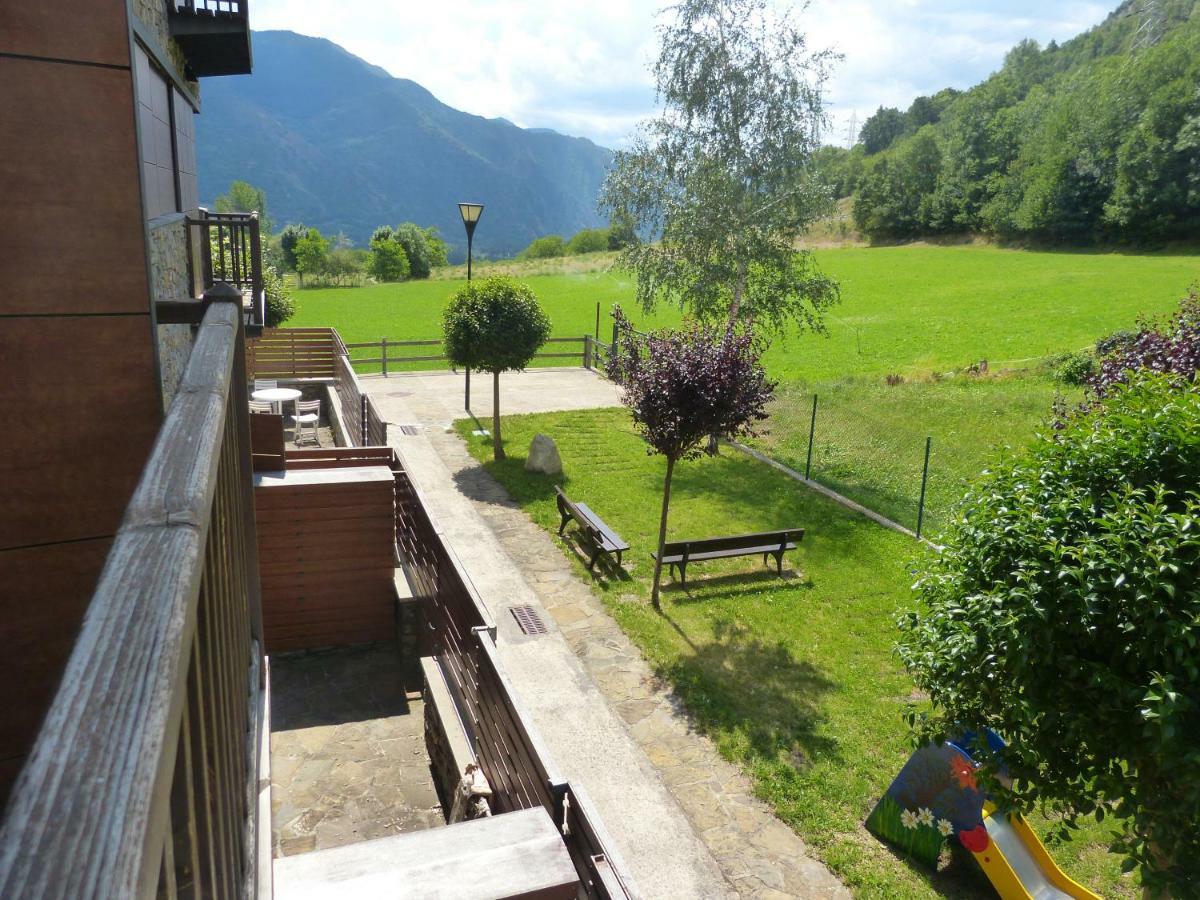 Apartament Hug Roger Valencia D'Aneu Bagian luar foto